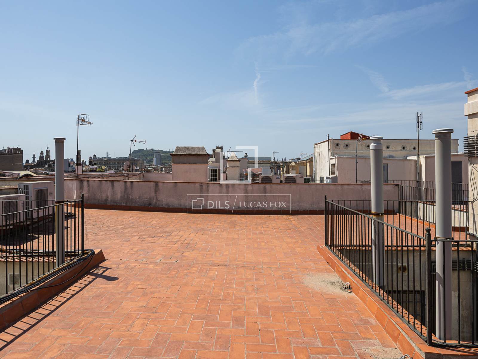Attico a Barcelona, Spagna 4 camere da letto, 117 mq. N° 194284