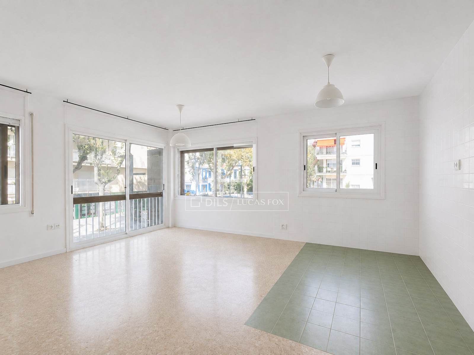 Apartament w Vilanova i la Geltru, Barcelona, Hiszpania 4 sypialnie, 97 mkw. nr 194286