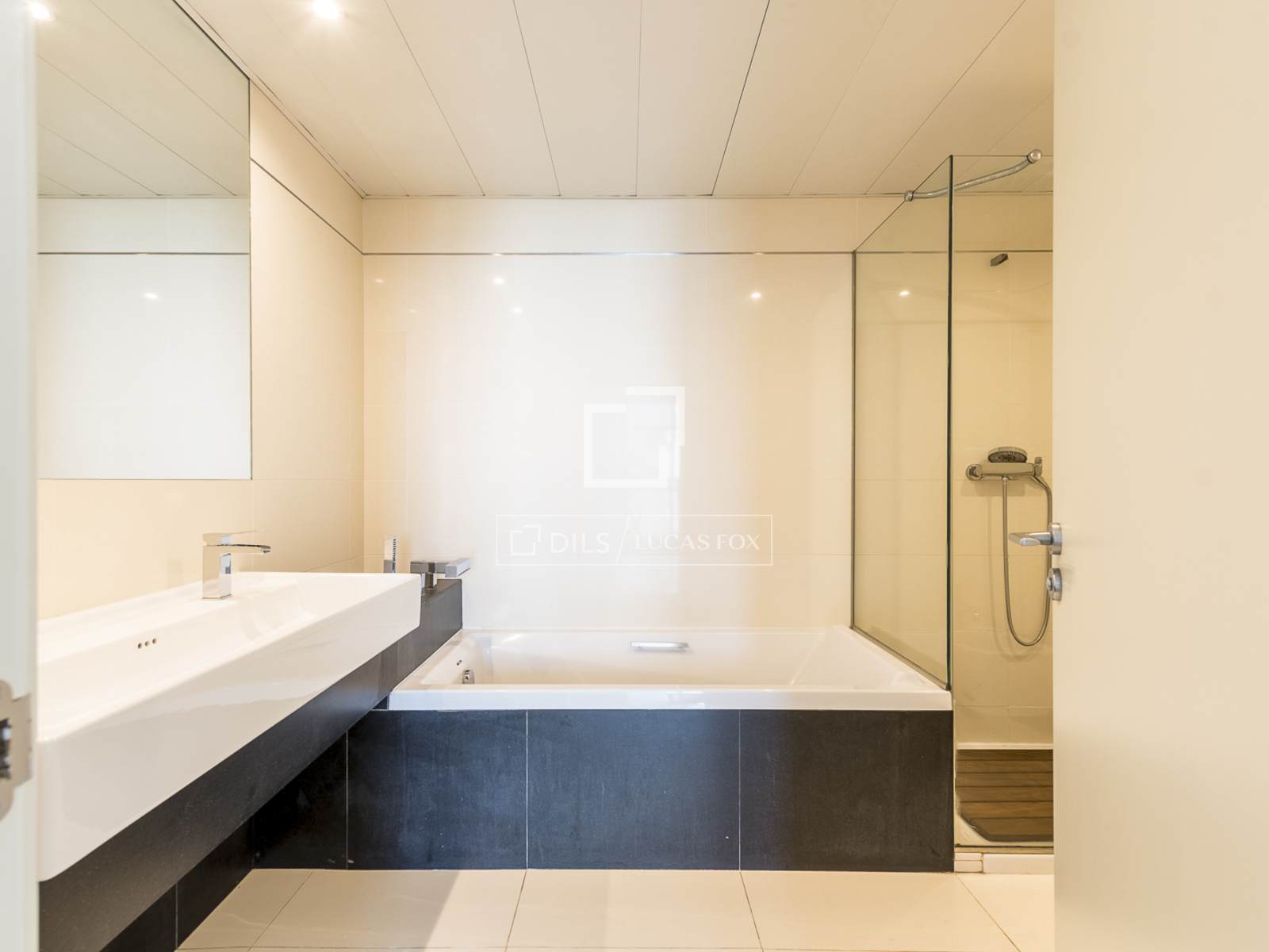 Wohnung in Barcelona, Spanien 3 Schlafzimmer, 121 m2 Nr. 194287