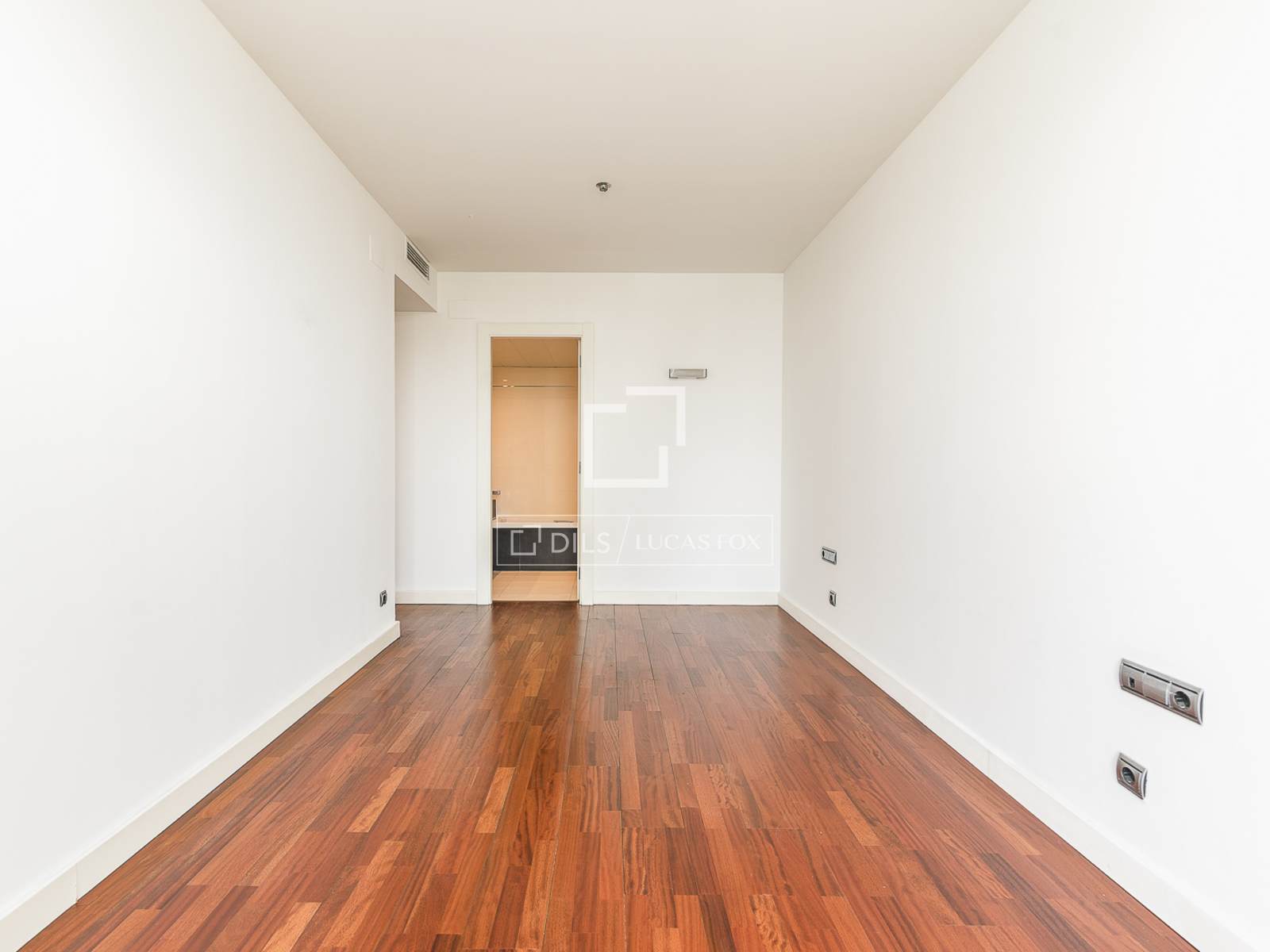 Wohnung in Barcelona, Spanien 3 Schlafzimmer, 121 m2 Nr. 194287