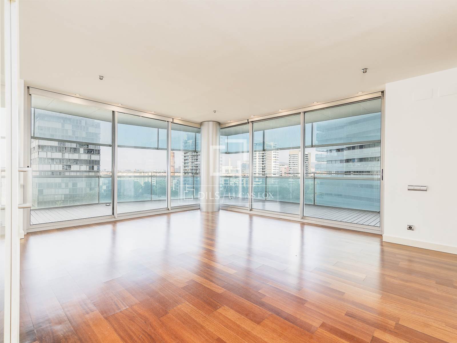 Wohnung in Barcelona, Spanien 3 Schlafzimmer, 121 m2 Nr. 194287