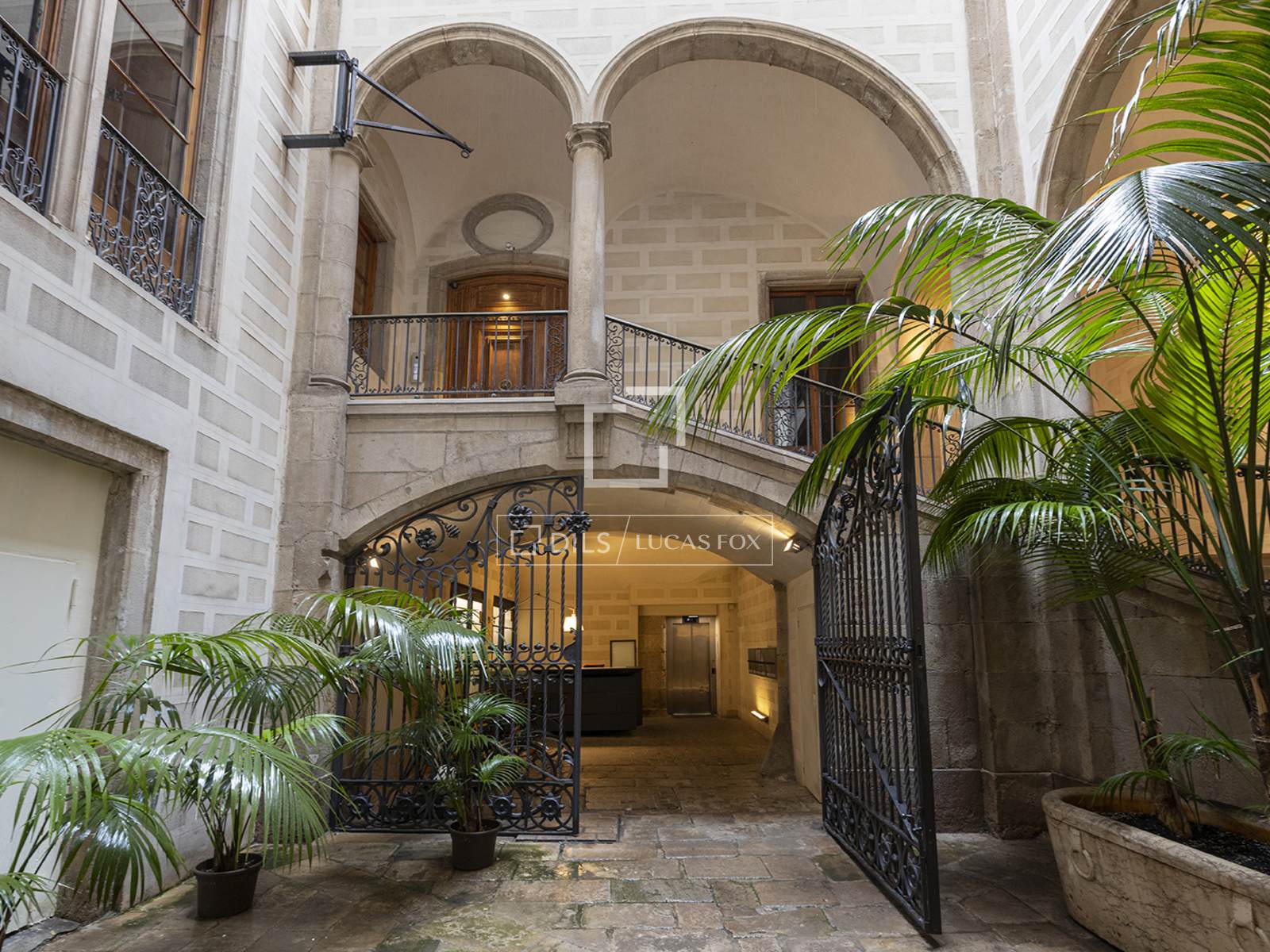 Appartamento a Barcelona, Spagna 4 camere da letto, 343 mq. N° 194285