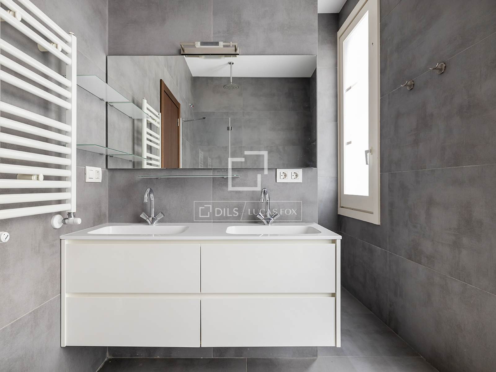 Appartamento a Barcelona, Spagna 4 camere da letto, 343 mq. N° 194285
