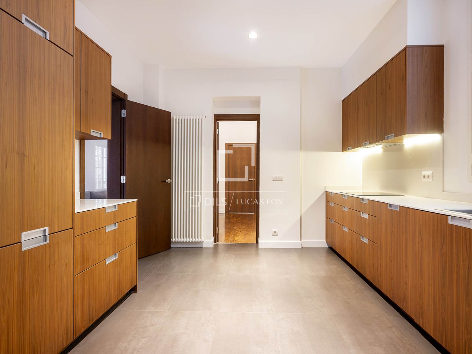 Appartamento a Barcelona, Spagna 4 camere da letto, 343 mq. N° 194285