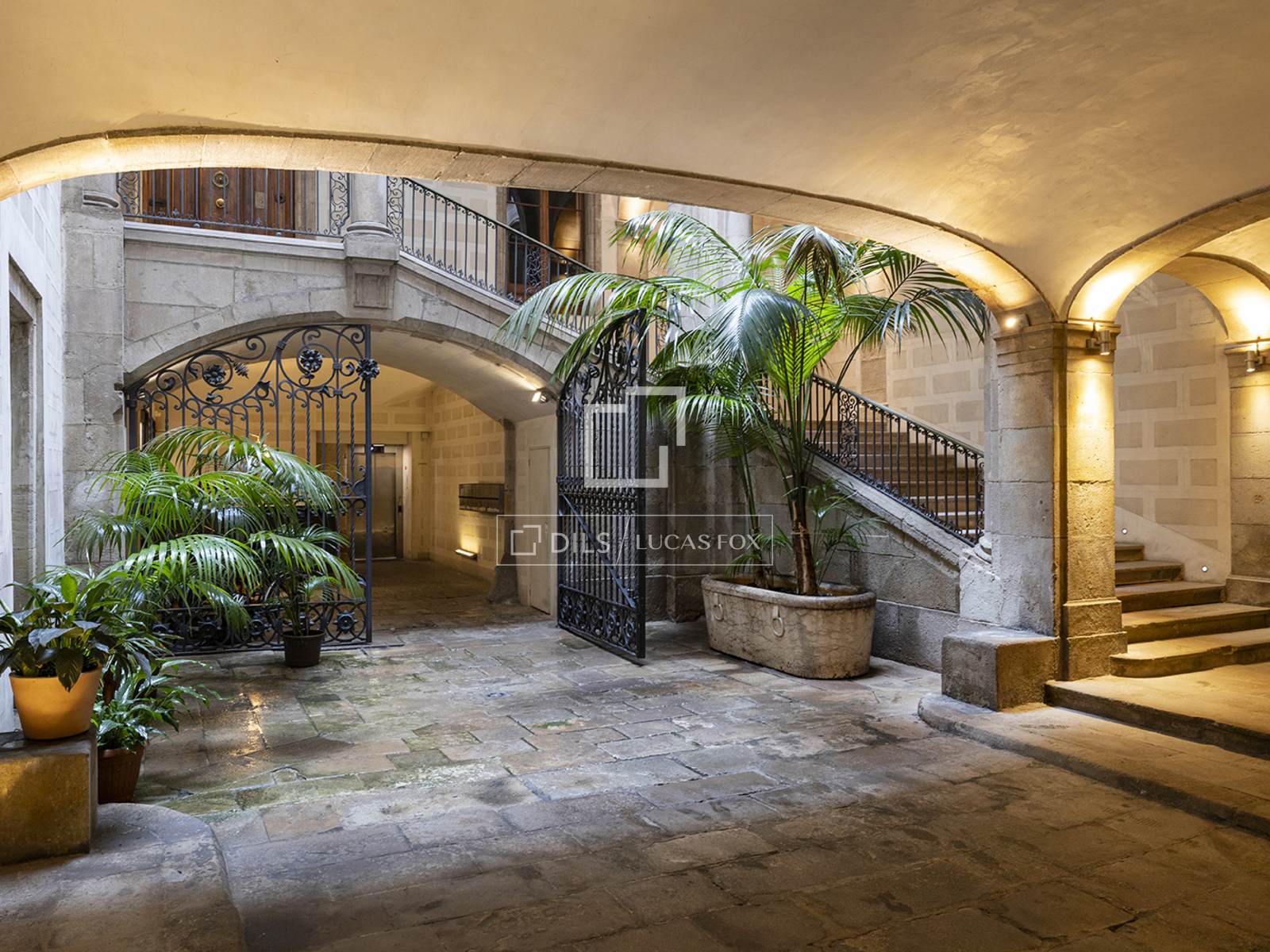 Appartamento a Barcelona, Spagna 4 camere da letto, 343 mq. N° 194285