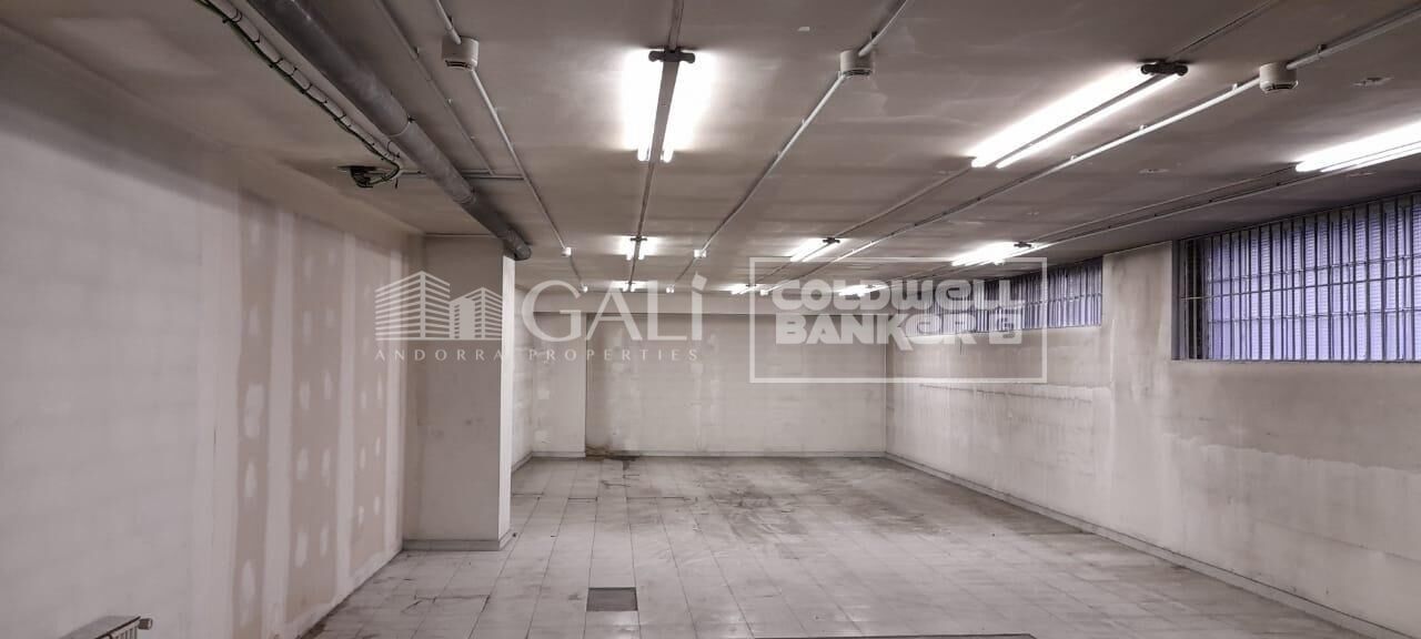 Parking in Principado De Andorra (Ninguna Poblacion Tiene C.P.), Lleida, Spain 121 sq.m. No. 156995