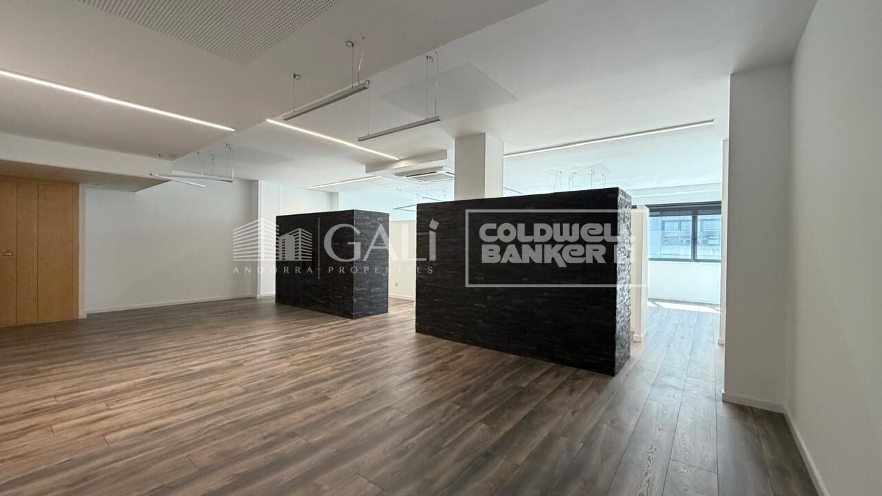 Office à Principado De Andorra (Ninguna Poblacion Tiene C.P.), Lleida, Espagne 112 m2 No. 178422