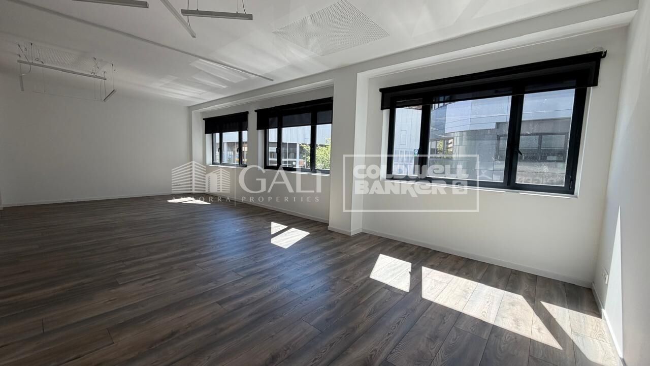 Office à Principado De Andorra (Ninguna Poblacion Tiene C.P.), Lleida, Espagne 112 m2 No. 178422