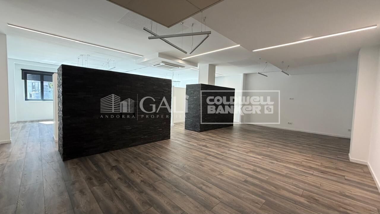 Office à Principado De Andorra (Ninguna Poblacion Tiene C.P.), Lleida, Espagne 112 m2 No. 178422