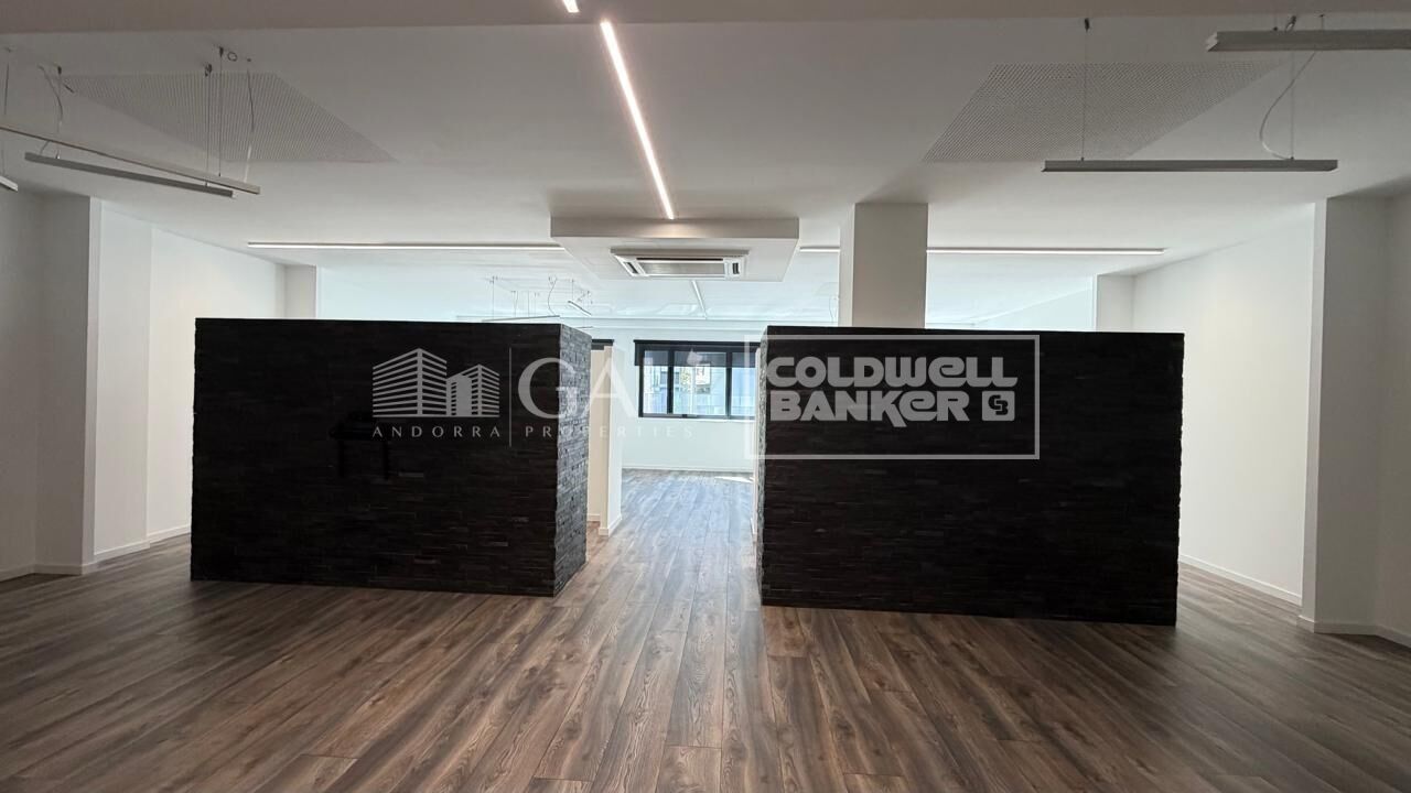 Office à Principado De Andorra (Ninguna Poblacion Tiene C.P.), Lleida, Espagne 112 m2 No. 178422