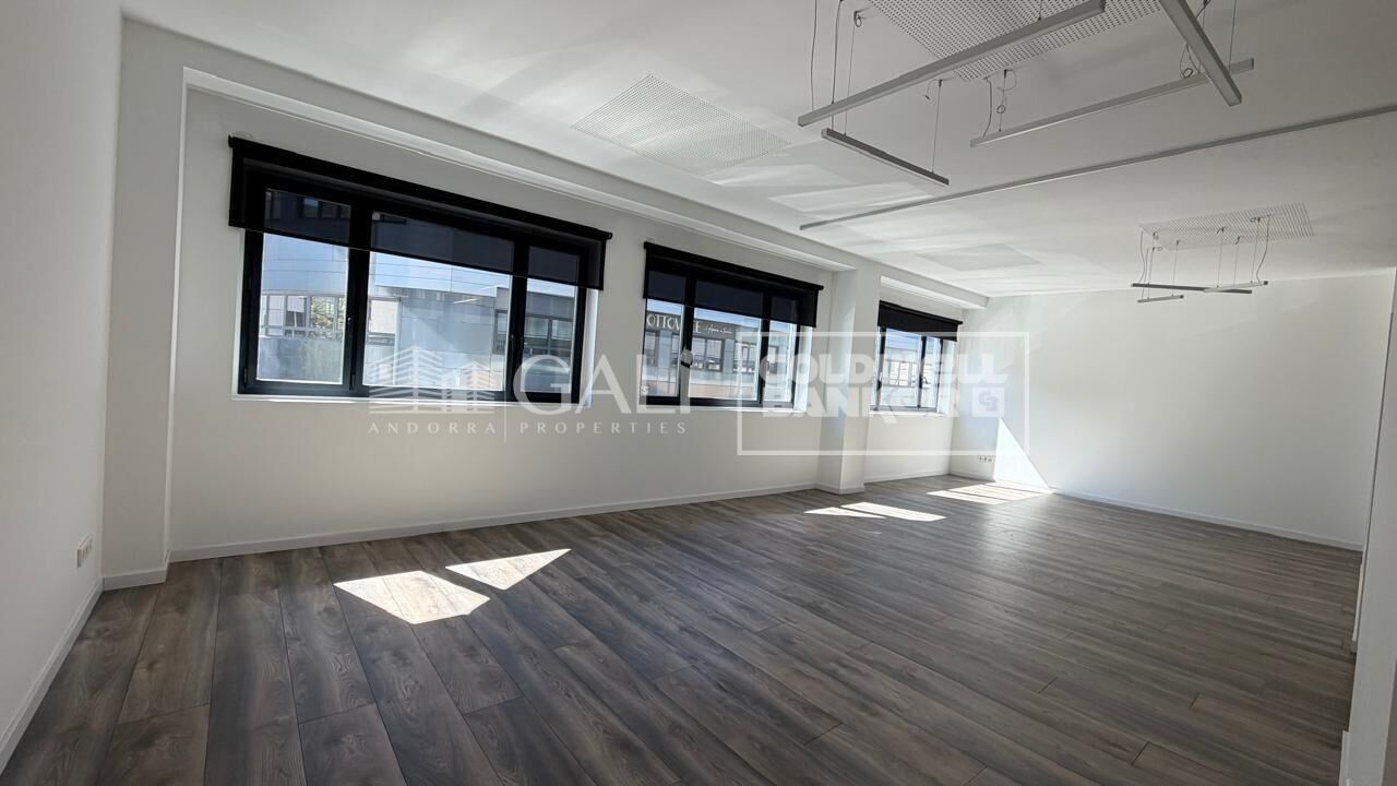 Office à Principado De Andorra (Ninguna Poblacion Tiene C.P.), Lleida, Espagne 112 m2 No. 178422