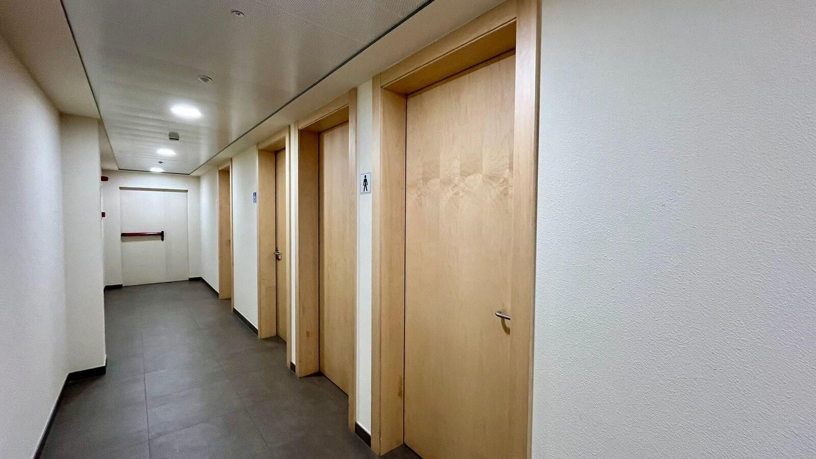Office à Principado De Andorra (Ninguna Poblacion Tiene C.P.), Lleida, Espagne 115 m2 No. 178421
