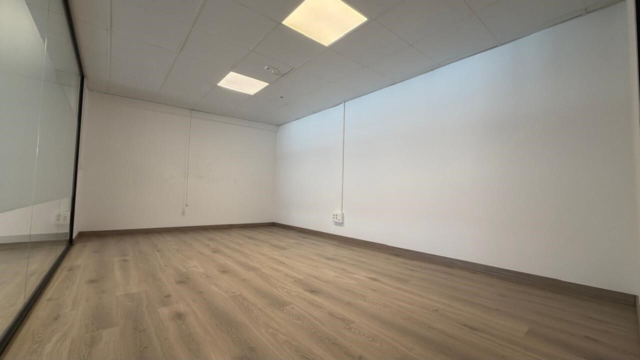 Office à Principado De Andorra (Ninguna Poblacion Tiene C.P.), Lleida, Espagne 168 m2 No. 178419