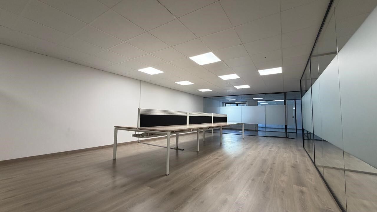 Office à Principado De Andorra (Ninguna Poblacion Tiene C.P.), Lleida, Espagne 168 m2 No. 178419