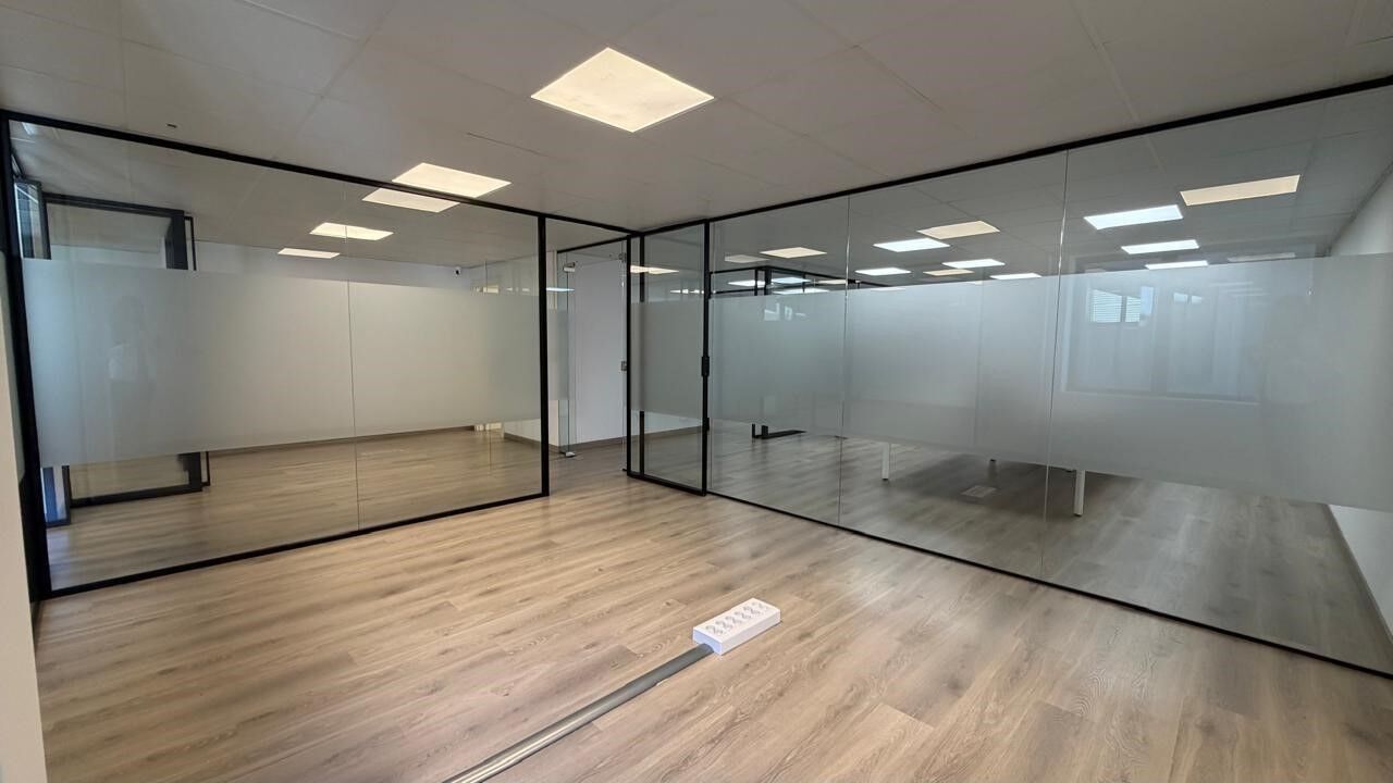 Office à Principado De Andorra (Ninguna Poblacion Tiene C.P.), Lleida, Espagne 168 m2 No. 178419