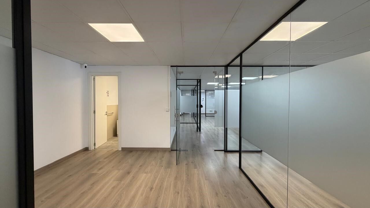 Office à Principado De Andorra (Ninguna Poblacion Tiene C.P.), Lleida, Espagne 168 m2 No. 178419
