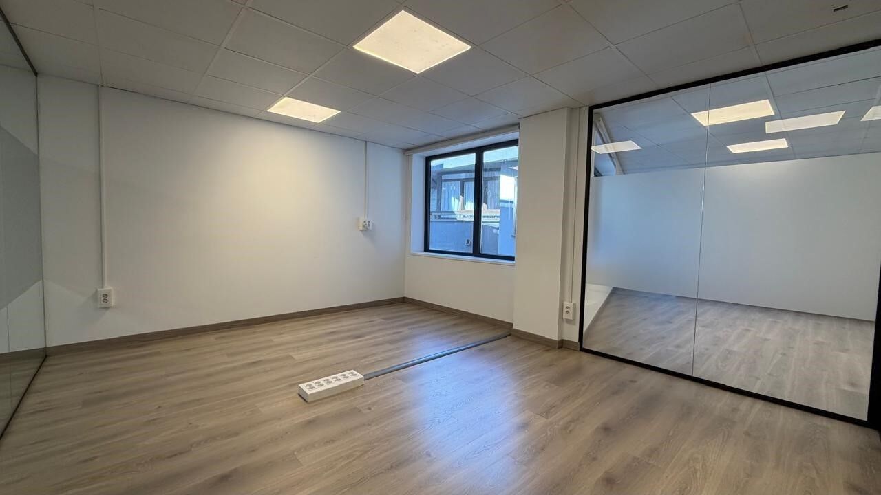 Office à Principado De Andorra (Ninguna Poblacion Tiene C.P.), Lleida, Espagne 168 m2 No. 178419