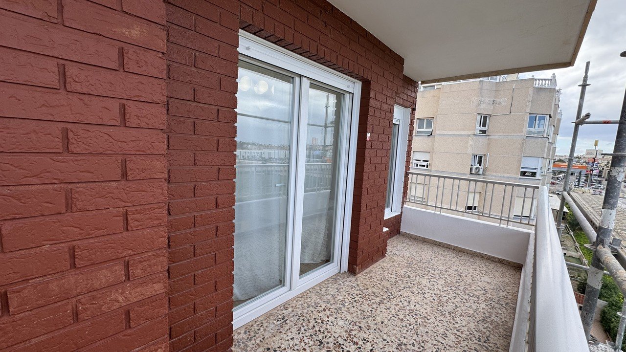 Lägenhet i Punta Prima, Alicante, Spanien 2 sovrum, 70 kvm. Nr. 181061