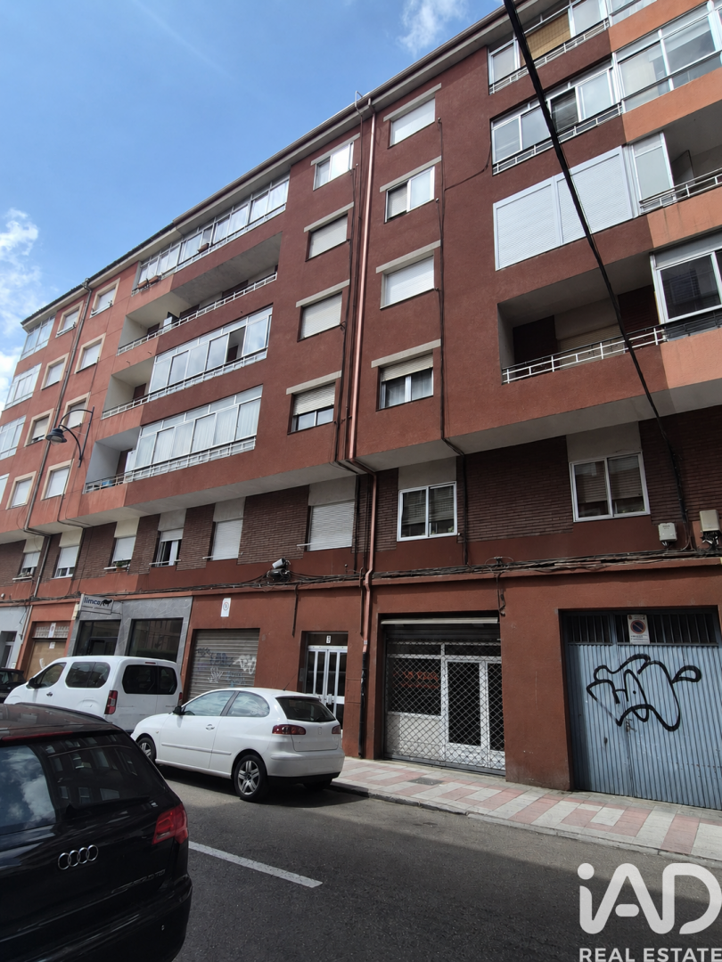 Commercial property in Leon, Spain 55 sq.m. No. 188029