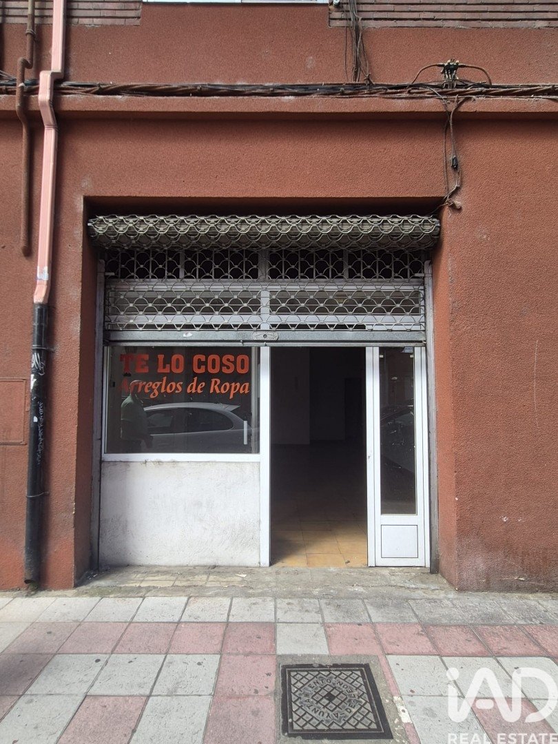 Commercial property in Leon, Spain 55 sq.m. No. 188029