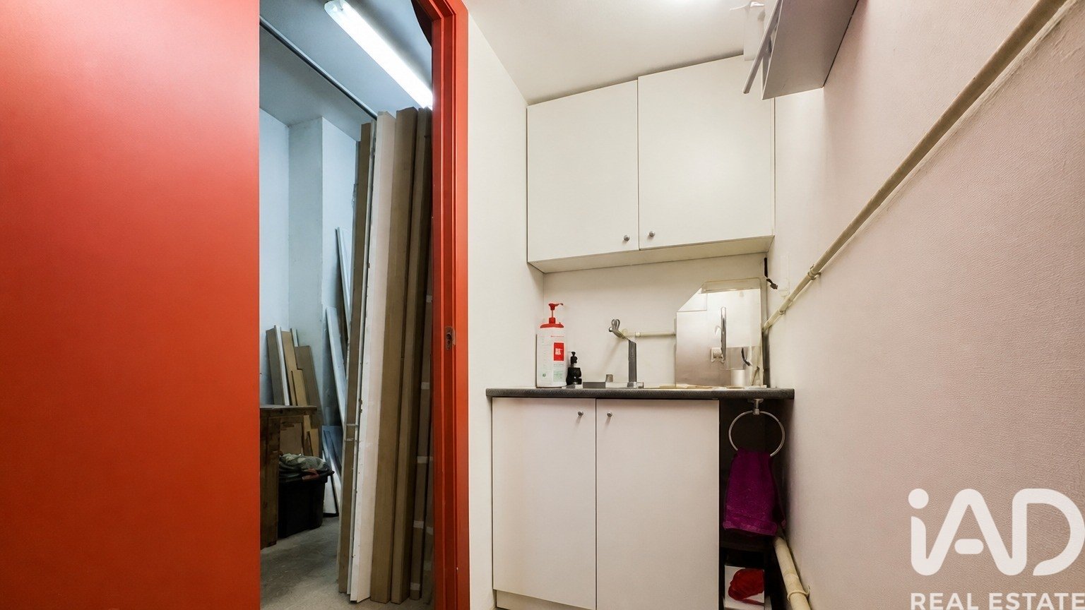 Commercial property in Cornella De Llobregat, Barcelona, Spain 154 sq.m. No. 188030