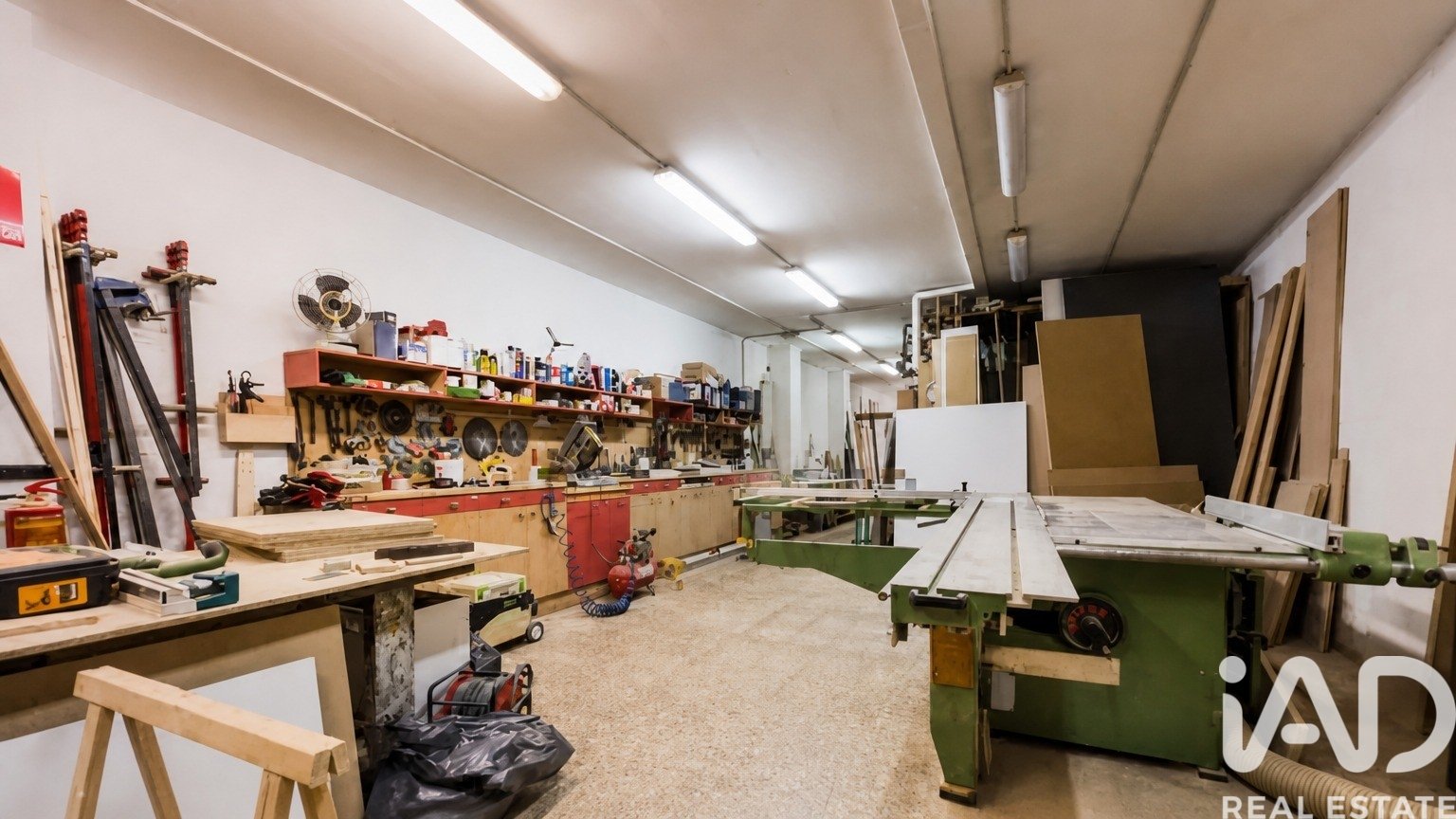 Commercial property in Cornella De Llobregat, Barcelona, Spain 154 sq.m. No. 188030