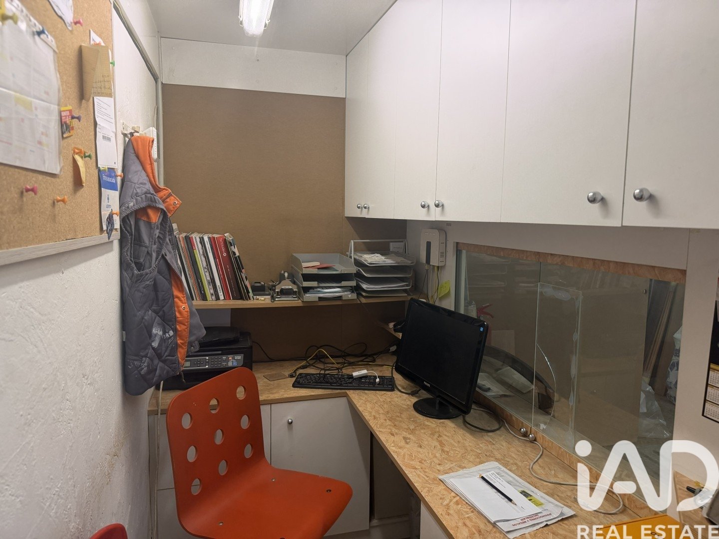 Commercial property in Cornella De Llobregat, Barcelona, Spain 154 sq.m. No. 188030