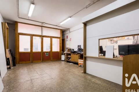 Komerciāls īpašums Cornella De Llobregat, Barcelona, Spānijā 154 m2 Nr. 188030