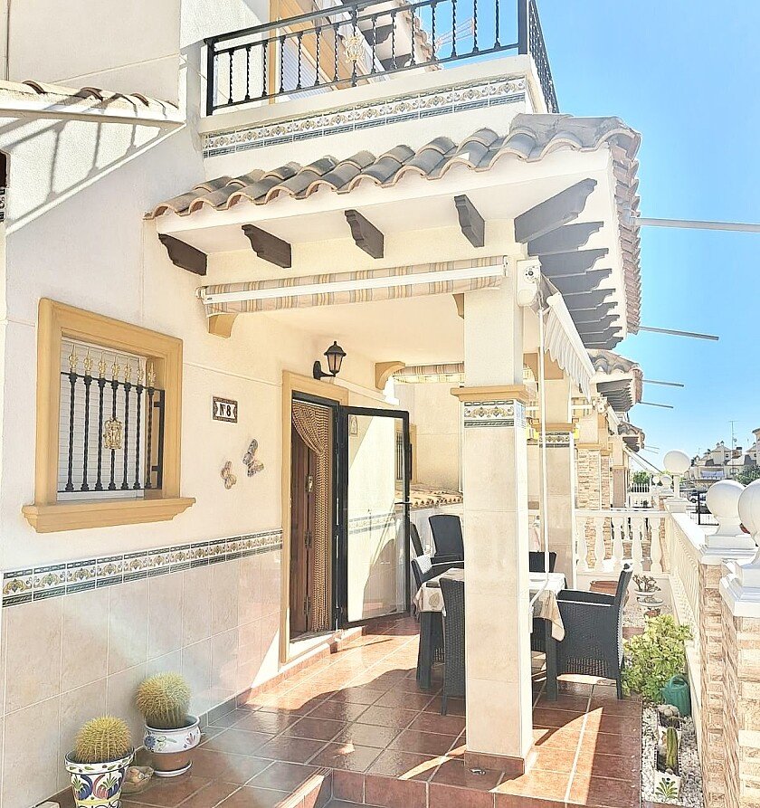 Villa a Playa Flamenca II, Alicante, Spagna 2 camere da letto, 75 mq. N° 111140