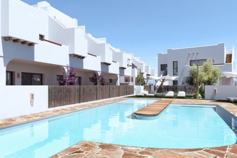 Bungalow en Pilar de la Horadada, Alicante, España 2 dormitorios, 88 m2 No. 111134