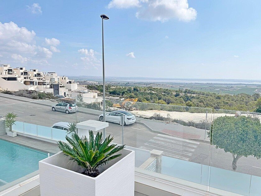 Villa in San Miguel de Salinas, Alicante, Spanien 5 Schlafzimmer, 316 m2 Nr. 111137