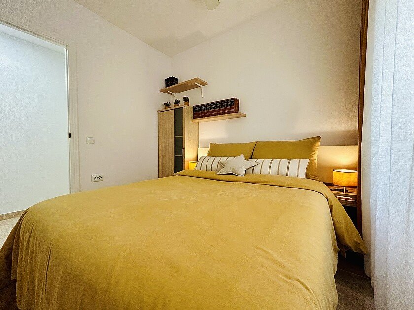 Apartment in Torrevieja, Alicante, Spain 3 bedrooms, 92 sq.m. No. 111147