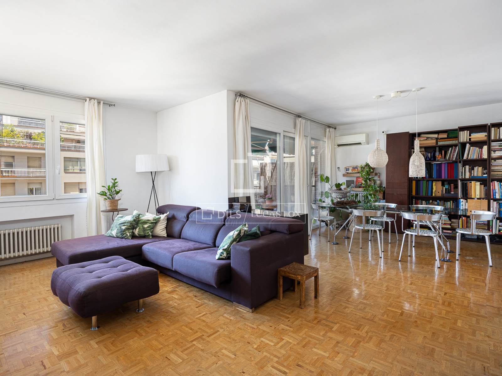 Apartment in Barcelona, Spain 3 bedrooms, 162 sq.m. No. 192793