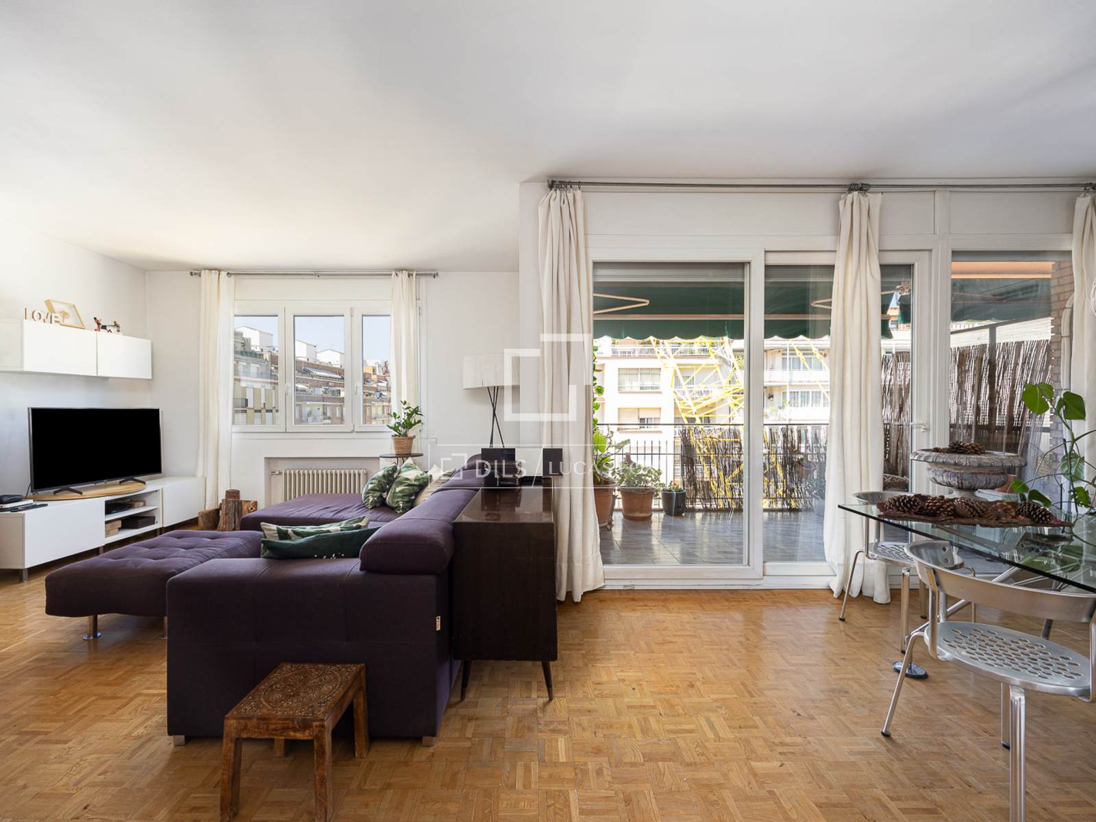 Apartment in Barcelona, Spain 3 bedrooms, 162 sq.m. No. 192793