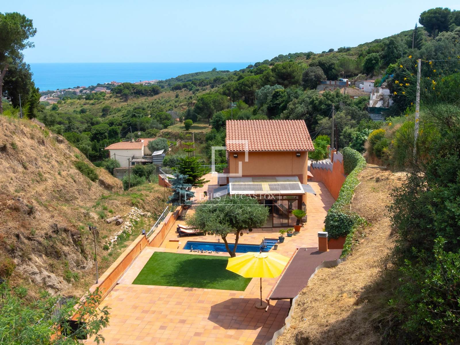 Villa i Teia, Barcelona, Spanien 3 sovrum, 324 kvm. Nr. 192797