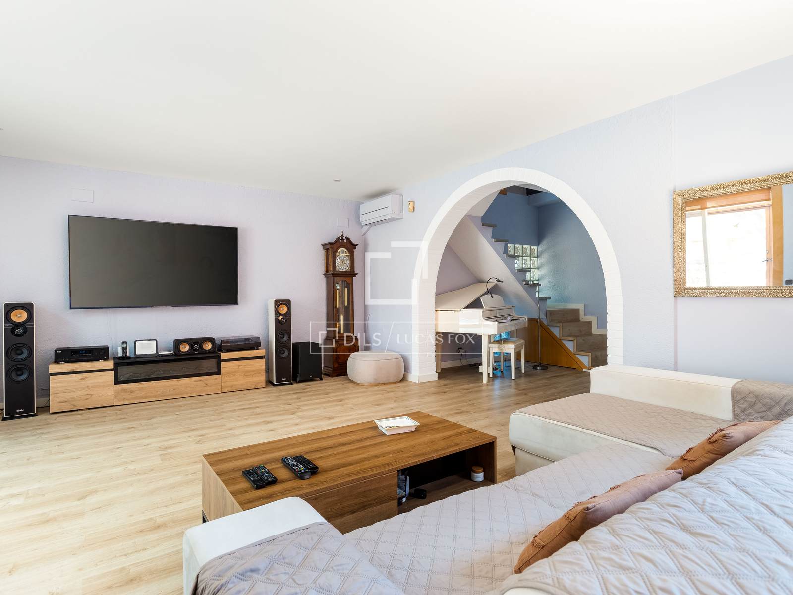 Villa i Teia, Barcelona, Spanien 3 sovrum, 324 kvm. Nr. 192797