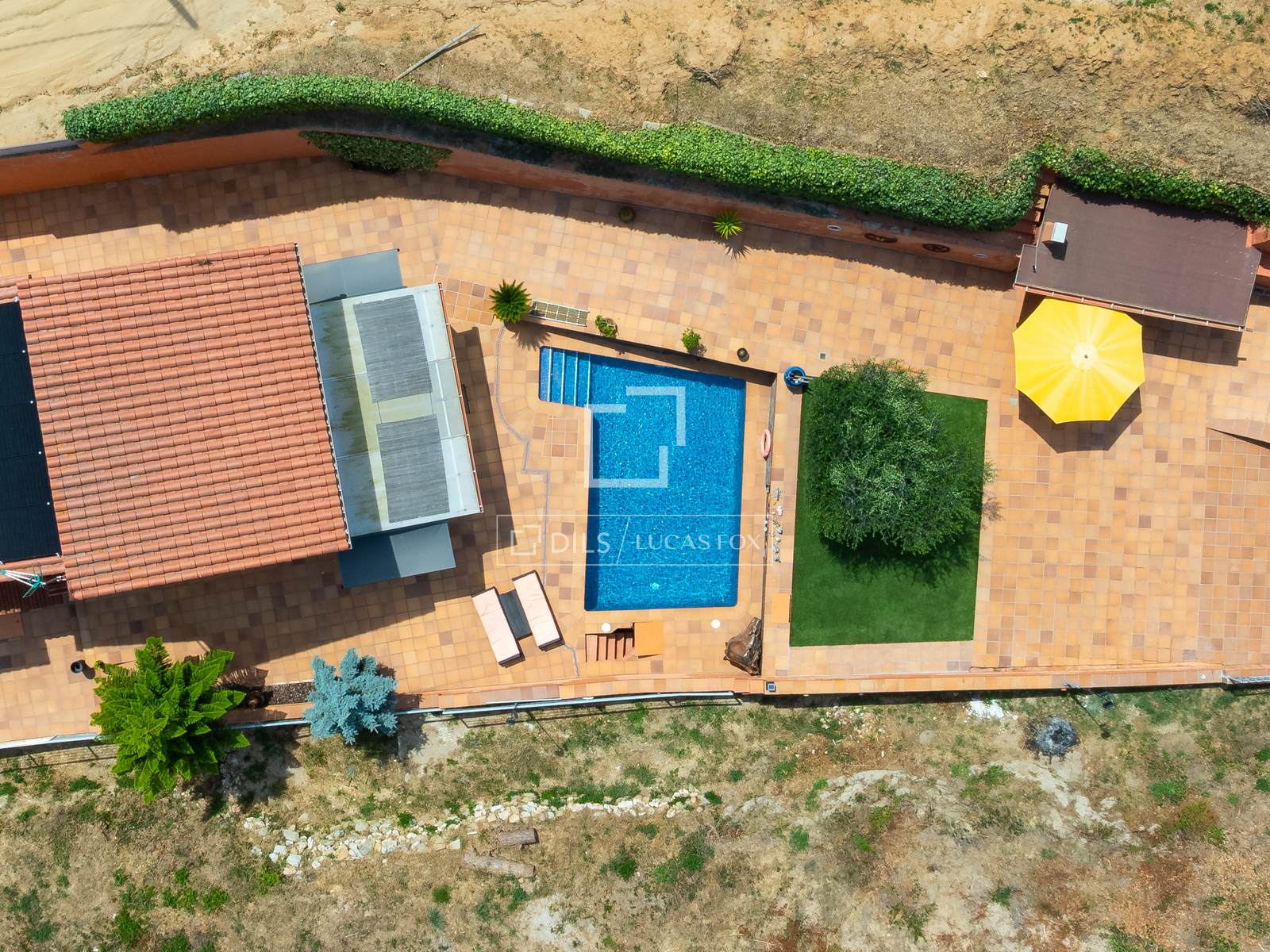 Villa i Teia, Barcelona, Spanien 3 sovrum, 324 kvm. Nr. 192797
