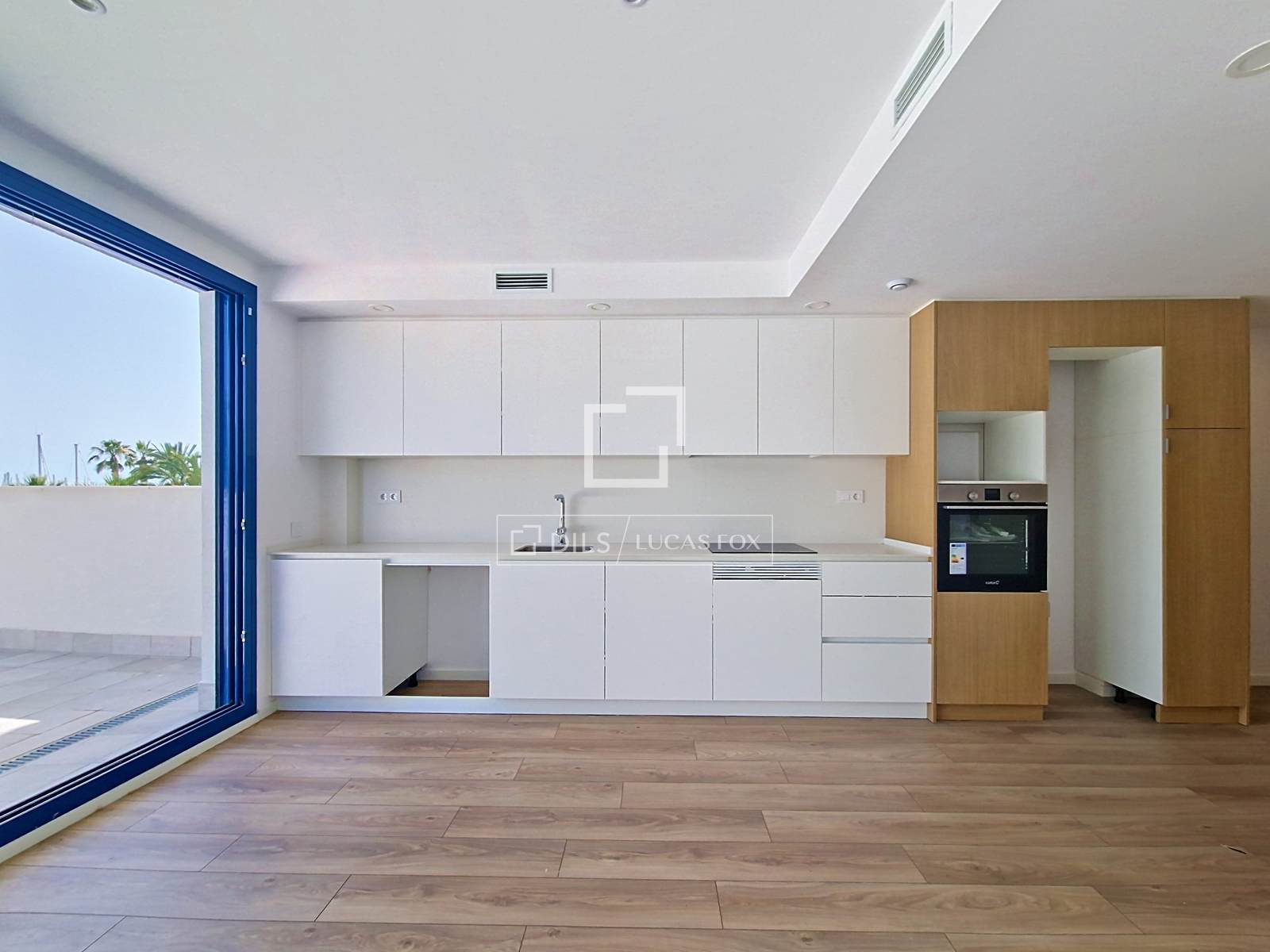 Apartment in Vilanova i la Geltru, Barcelona, Spain 2 bedrooms, 123 sq.m. No. 192795