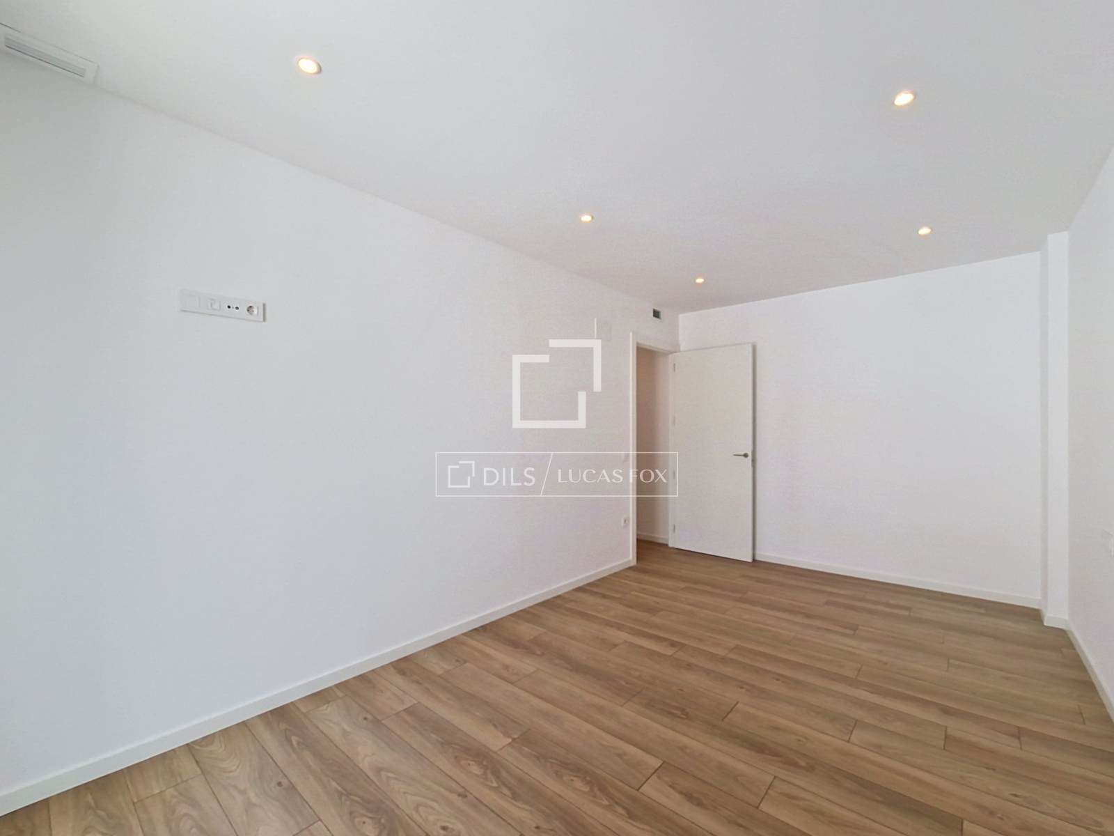 Apartment in Vilanova i la Geltru, Barcelona, Spain 2 bedrooms, 123 sq.m. No. 192795