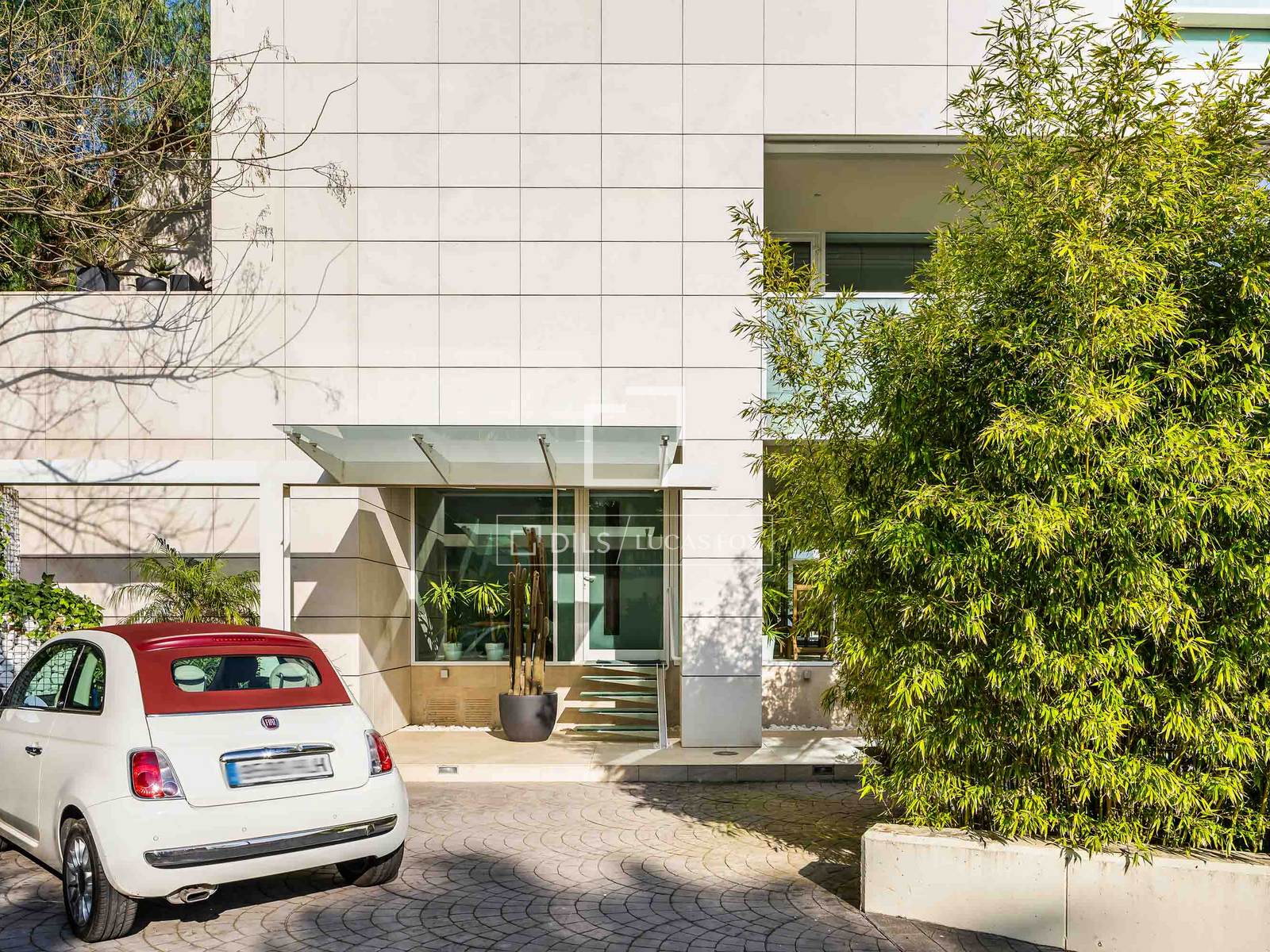 Villa à Barcelona, Espagne 5 chambres, 600 m2 No. 192792