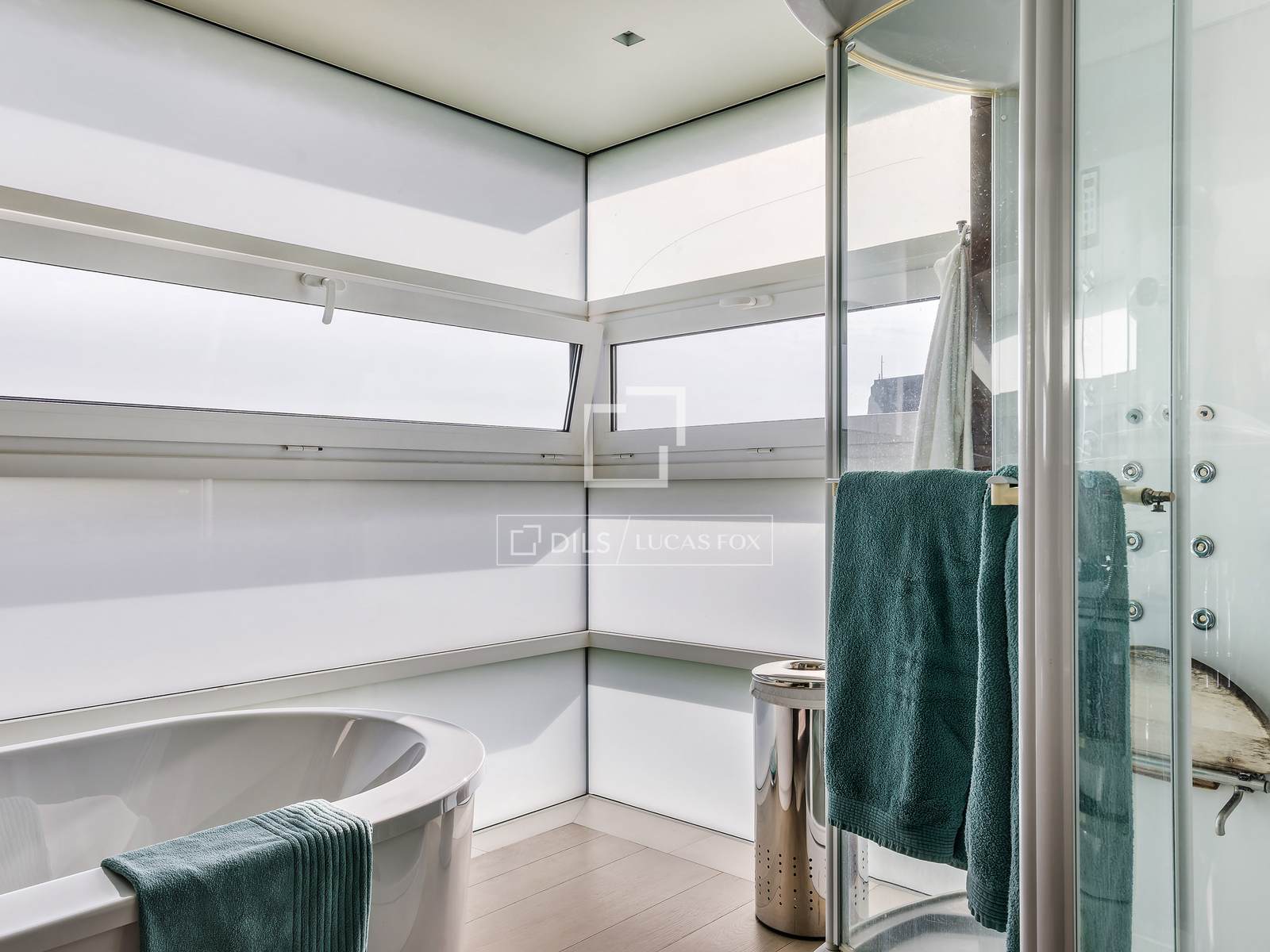 Villa à Barcelona, Espagne 5 chambres, 600 m2 No. 192792