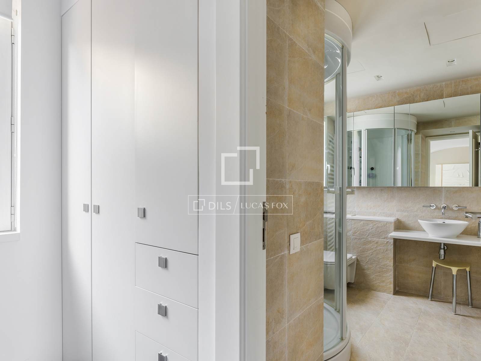 Villa à Barcelona, Espagne 5 chambres, 600 m2 No. 192792