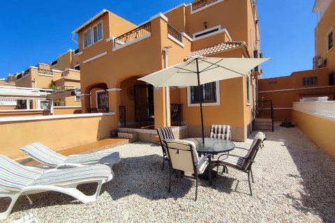 Radhus i Alicante, Spanien 3 sovrum, 75 kvm. Nr. 145448