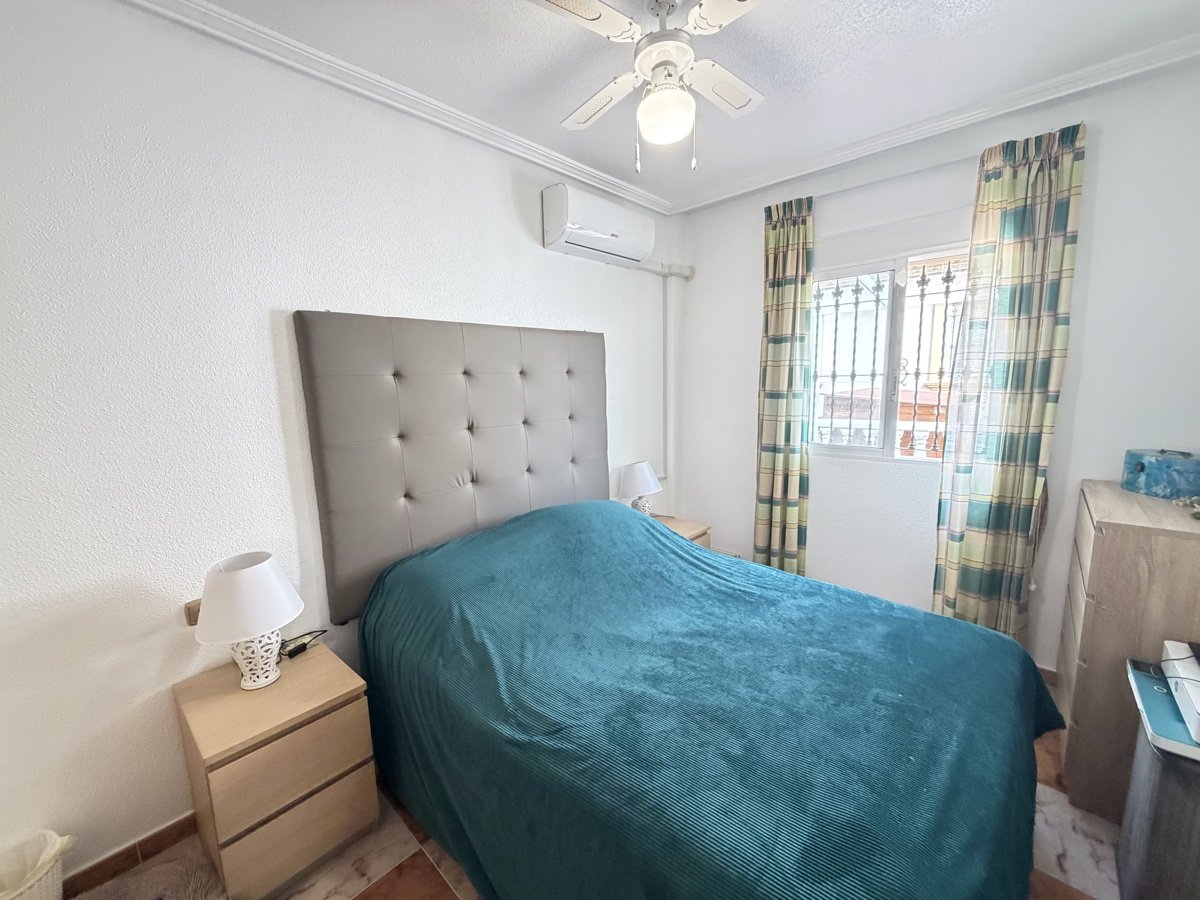 Townhouse in La Zenia, Alicante, Spain 2 bedrooms, 70 sq.m. No. 190071