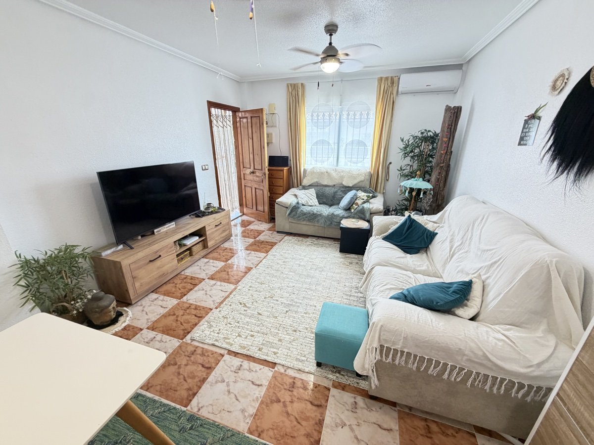 Townhouse in La Zenia, Alicante, Spain 2 bedrooms, 70 sq.m. No. 190071