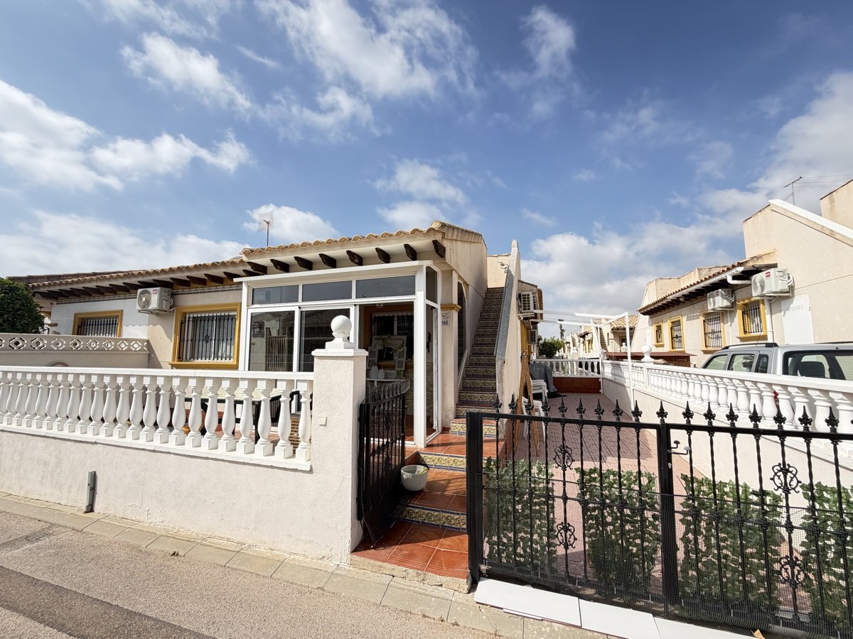 Townhouse in La Zenia, Alicante, Spain 2 bedrooms, 70 sq.m. No. 190071