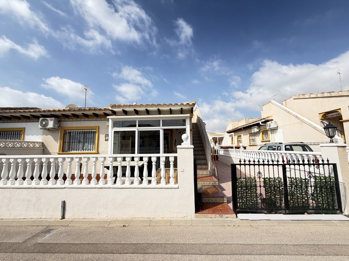 Townhouse in La Zenia, Alicante, Spain 2 bedrooms, 70 sq.m. No. 190071