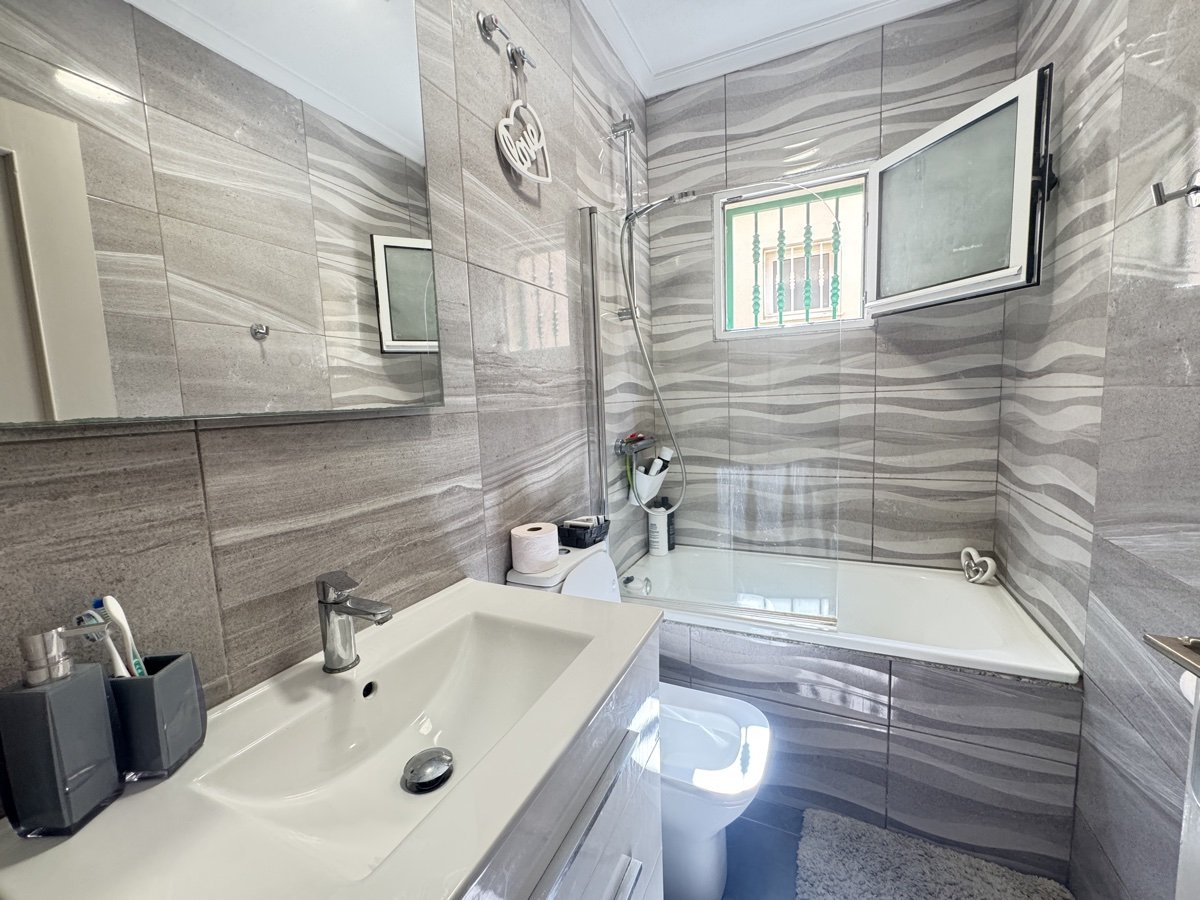 Huvila Villamartin, Alicante, Espanja 4 makuuhuonetta, 120 m2 No. 190072