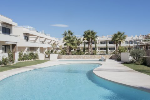 Apartment in Torrevieja, Alicante, Spain 2 bedrooms, 98 sq.m. No. 109989