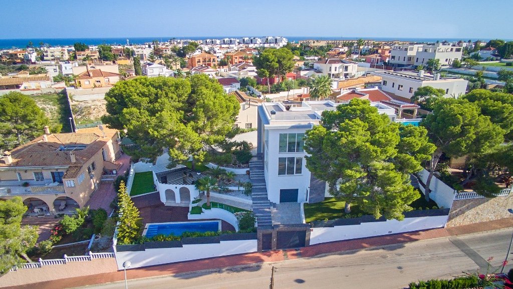 Villa in Los Balcones, Alicante, Spanien 6 Schlafzimmer, 286 m2 Nr. 145169